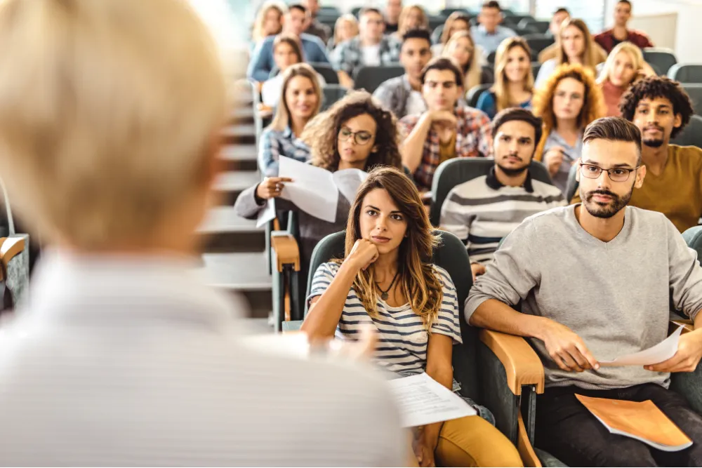 aula uniwerystecka i pełna kontrola nad posiadanym majątkiem